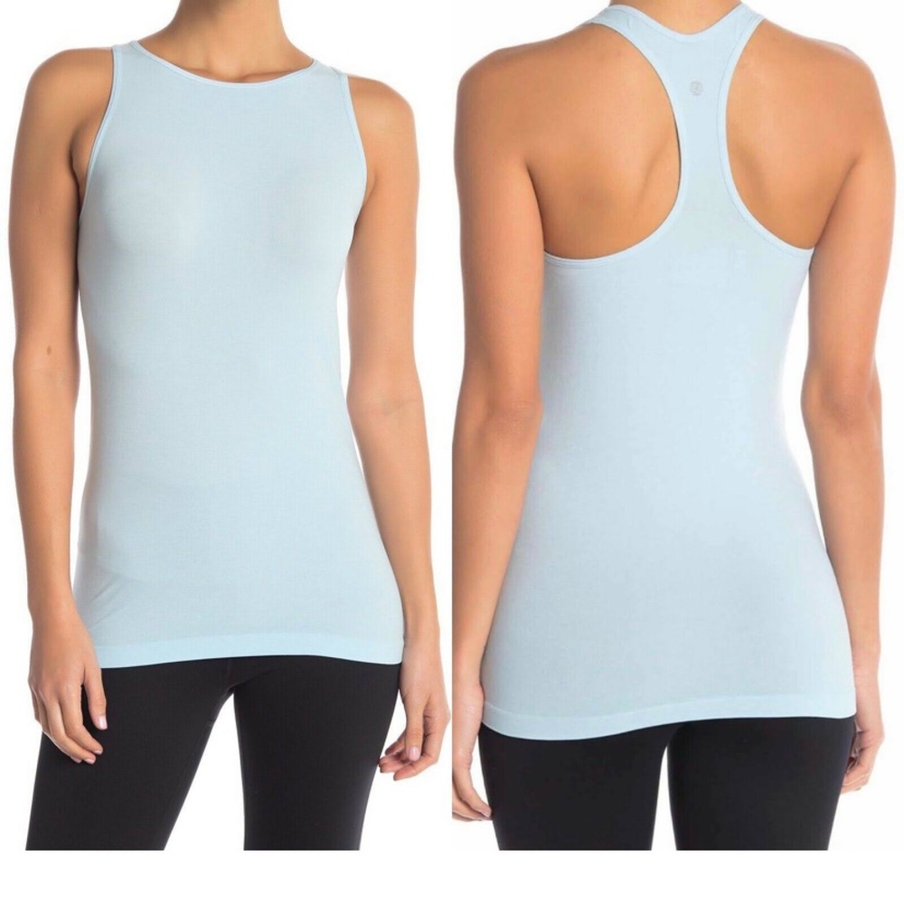 Set of 2 athletic tanks